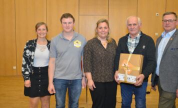 Tag des offenen Bienenstocks in Dorf an der Pram