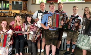 Erstes Jungmusiker- und Sängertreffen in Münzkirchen
