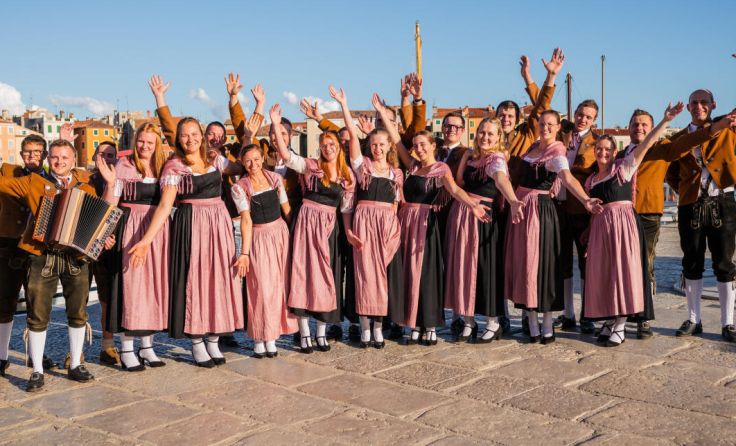 Die Mitglieder der Volkstanzgruppe unternehmen auch gemeinsame Ausflüge. (Foto: Alessio Sponza)