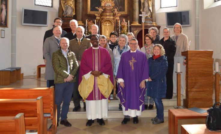 Das Pfarrgemeindeteam entwickelt Angebote für Jung und Alt. (Foto: Pfarre Enzenkirchen)