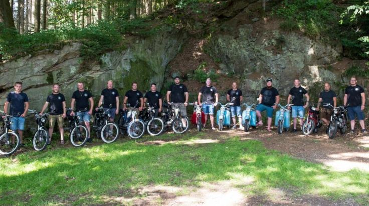 Puchclub Enzenkirchen: Mit alten Mopeds für den guten Zweck unterwegs