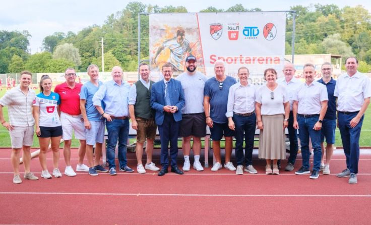 Zur feierlichen Eröffnung der Sportarena Andorf kamen viele prominente Gäste. (Foto: NETPIXEL.AT)