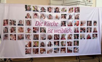 Neue Ausstellung in Engelhartszell: Die Kirche ist weiblich