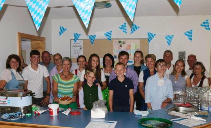 Beim Frühschoppen in Schärding gibt es bayrische Spezialitäten. (Foto: privat)