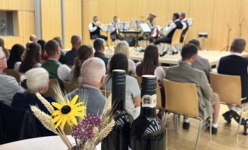 Musik und Wein in Dorf an der Pram