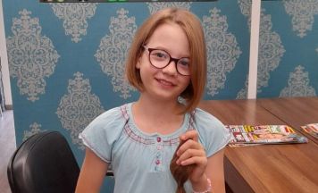 Junge Kopfingerin spendete Haare für krebskranke Kinder 