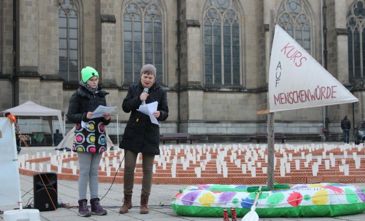 Bettina Buchholz hielt beim fünften Wochenende für Moria in Linz eine Rede. (Foto: Kaspar)
