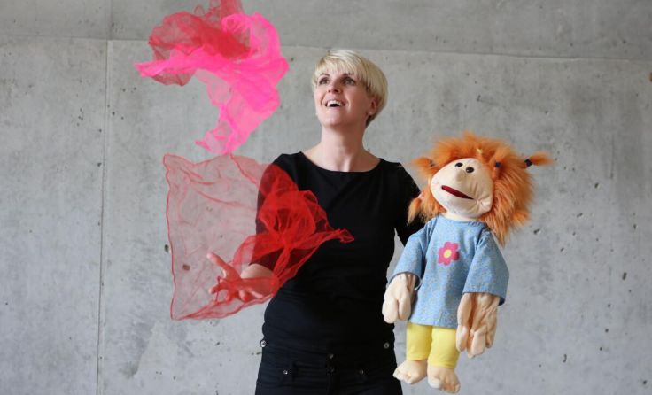 Petra Pühretmair führt durch das Konzert. (Foto: Karl Pühretmair)