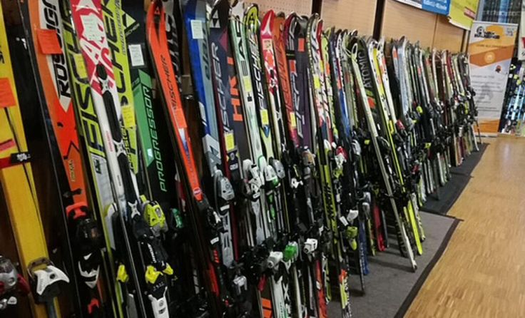 Beim Skibasar gibt's die Wintersport-Ausrüstung zum günstigen Preis. (Foto: Skiclub)
