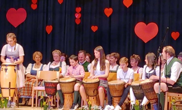 Es wurden schwungvolle Rhythmen getrommelt. Foto: MS2