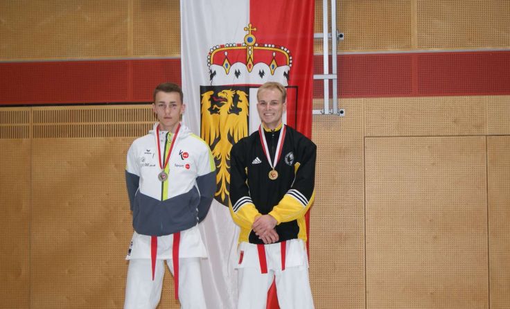 Siegerehrung Kumite U21, Erik Großhaupt (rechts) Foto: Sportunion Gmunden