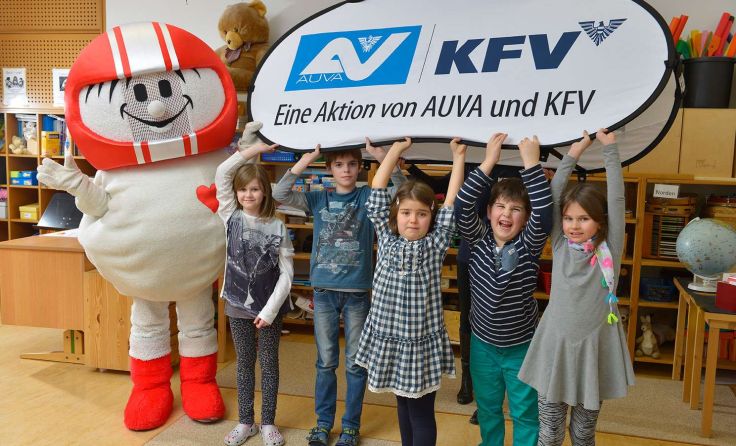 Helmi besuchte die Schüler der Brahmsschule Gmunden Foto: KFV