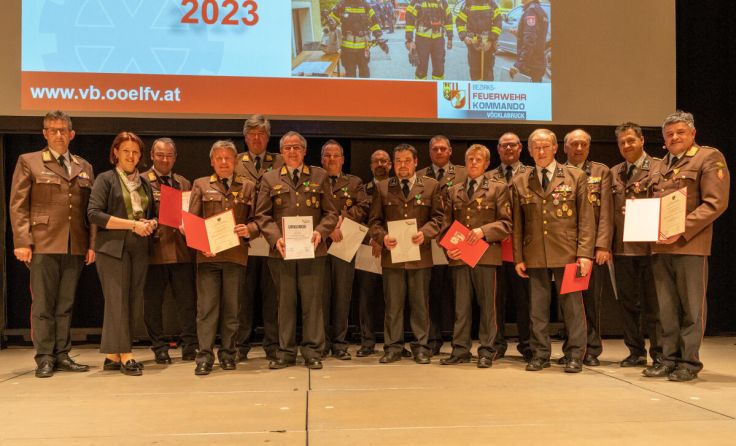 Zahlreiche Kameraden erhielten Auszeichnungen und Ehrungen. (Foto: August Thalhammer)
