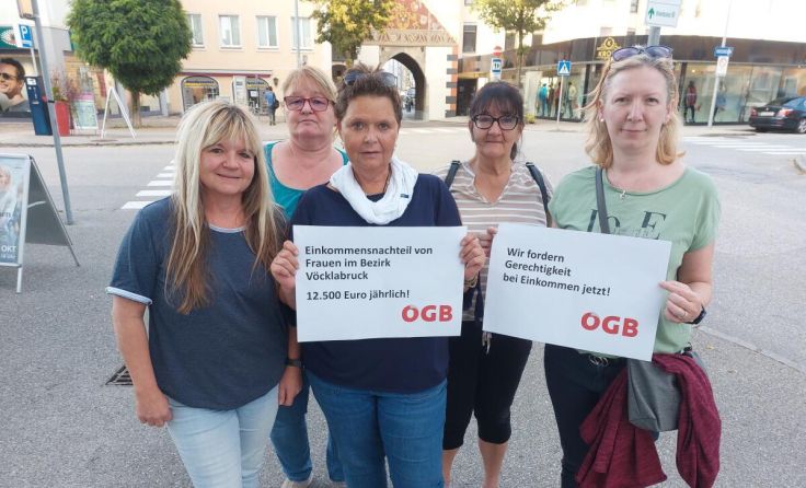 Mitglieder des ÖGB-Frauenausschuss mit ihrer Vorsitzenden Sandra Renner (re.) (Foto: ÖGB)