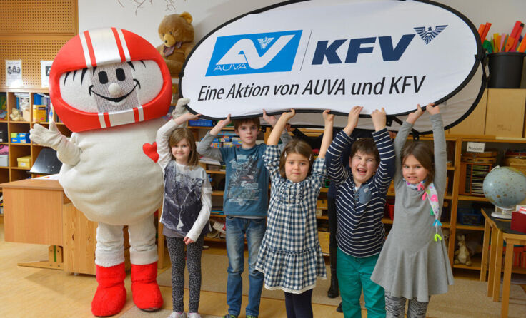 Helmi macht auf Sicherheit im Straßenverkehr aufmerksam. (Foto: KFV)