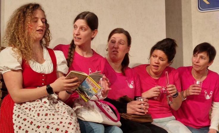 Die Schauspieler zeigten ihr Können im Pfarrzentrum Sankt Stephanus. (Foto: Mosaikbühne)