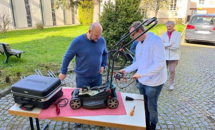 Vieles kann gemeinsam wieder repariert werden. (Foto: Pfarre Ampflwang)