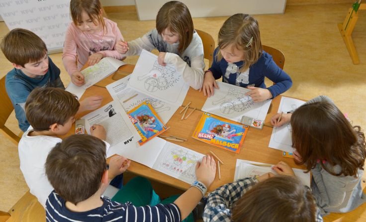 Die Kinder lernten spielerisch das Richtige Verhalten im Straßenverkehr. (Foto: KFV)