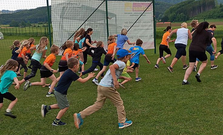 Training für Mamas und Kinder (Foto: LC Sicking)