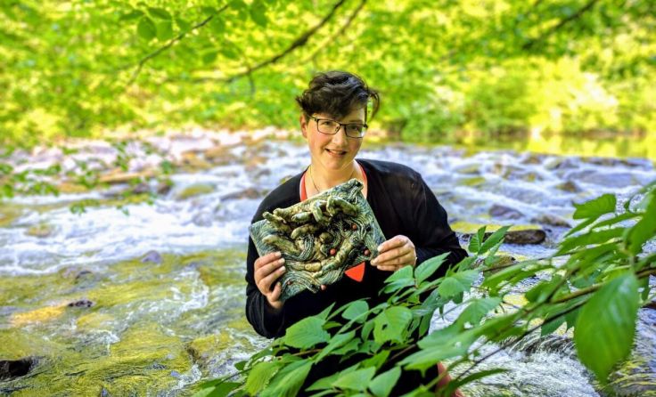 Maike Pichler präsentiert keramischer Kunst und Acrylmalerei. (Foto: Maike Pichler)