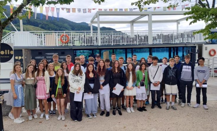 Verleihung der Zeugnisse (Foto: PTS Mondsee)