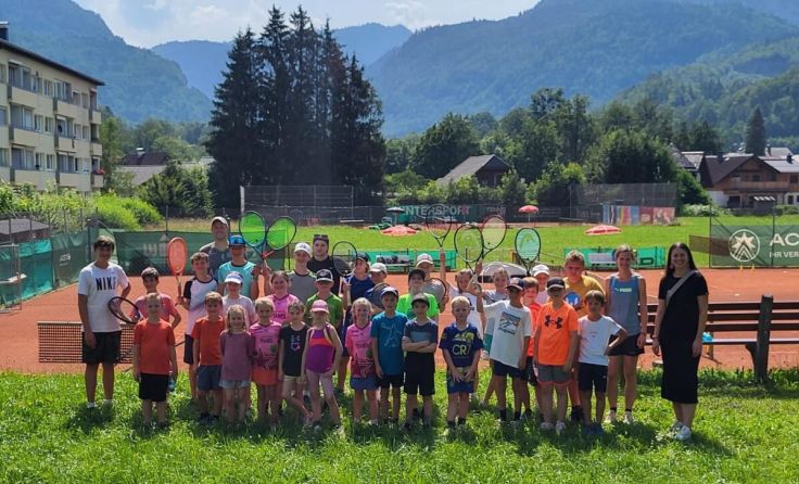 Die fleißigen Sportler mit Stadträtin Marija Gavric. (Foto: TC Mosergütl)