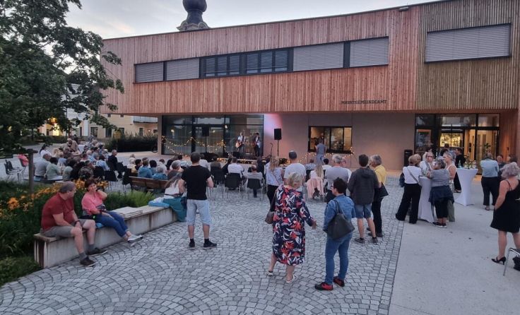 Konzert vor dem Gemeindeamt (Foto: Gemeinde)