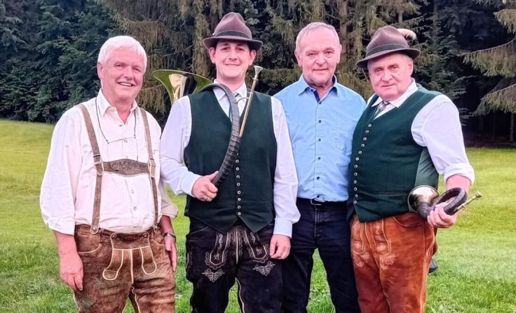 Obmannwechsel im Rahmen der Jahreshauptversammlung (Foto: Jagdhornbläsergruppe Attergau)