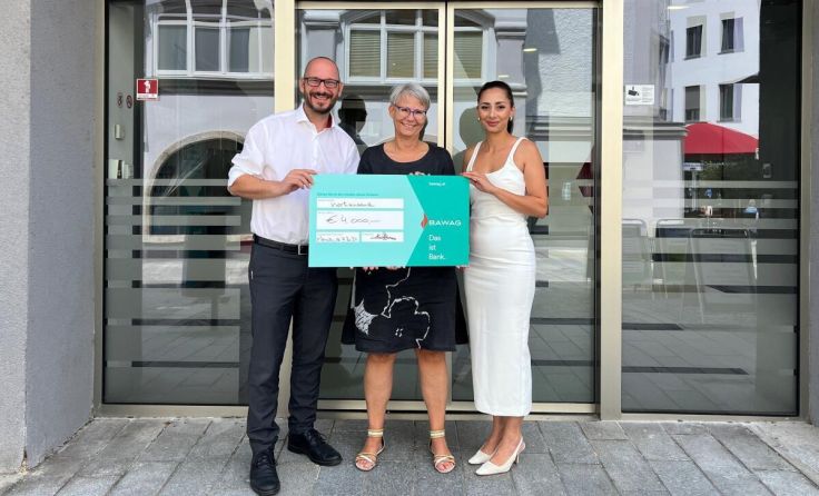Übergabe des Spendenschecks (Foto: Bawag)
