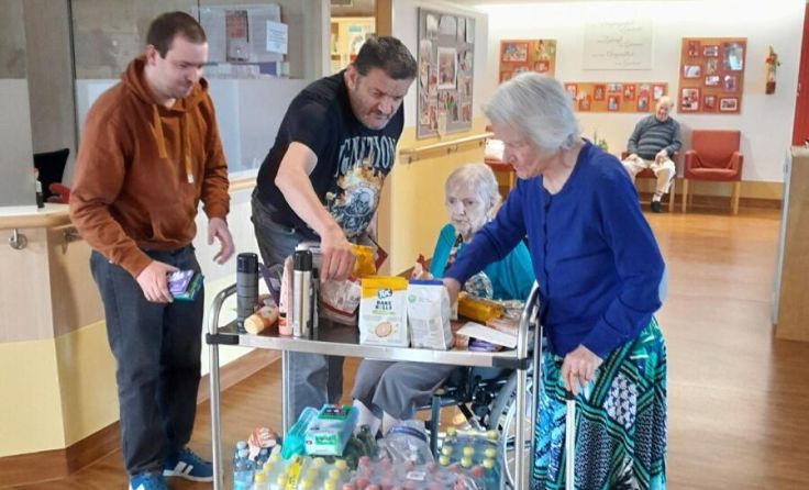 Mobiler Dorfladen (Foto: Caritas)