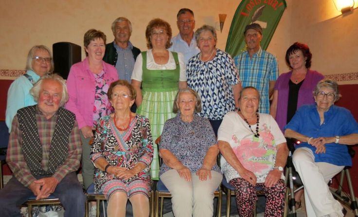 Hausruckviertler Mundartkreis und die Musiker (Foto: PRESSEEMY 2024)