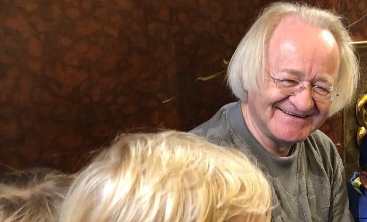 Kinder entdecken die Orgel (Foto: Pfarre Lambach)