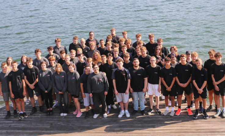 Gruppenfoto der neuen Lehrlinge (Foto: Stiwa Group)
