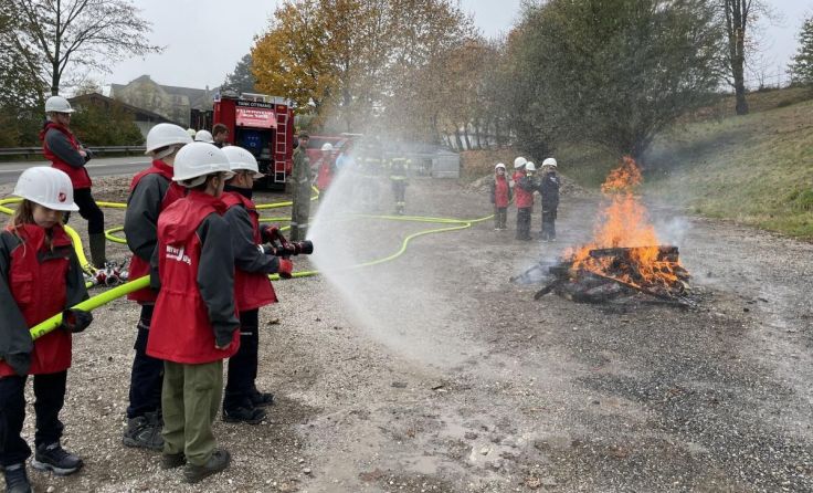 Es gab verschiedene Einsatzübungen. (Foto: FF Ottnang)