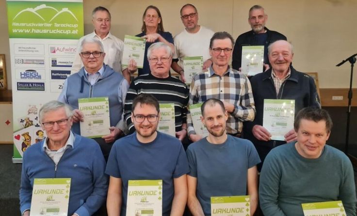 Die drei siegreichen Tarockteams (Foto: Kiensast)