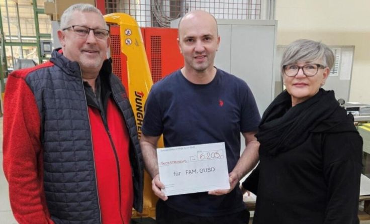 Spendenübergabe (Foto: Vendo)