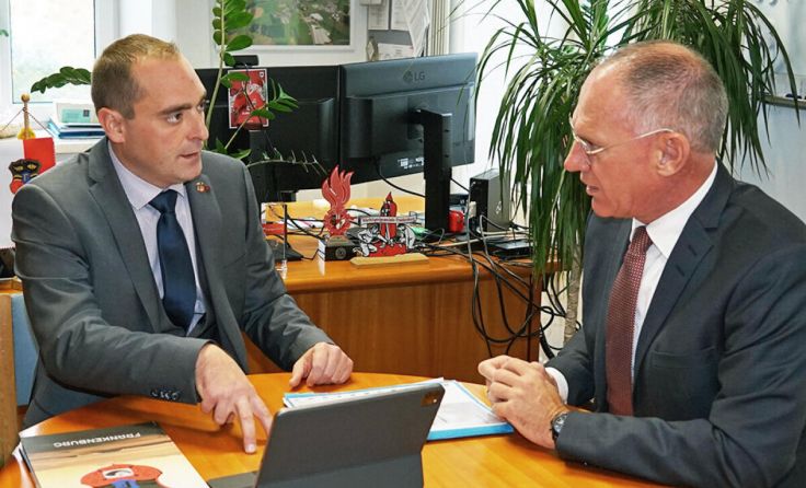 Norbert Weber bei Gesprächen mit Innenminister Gerhard Karner (Foto: Marktgemeinde Frankenburg)