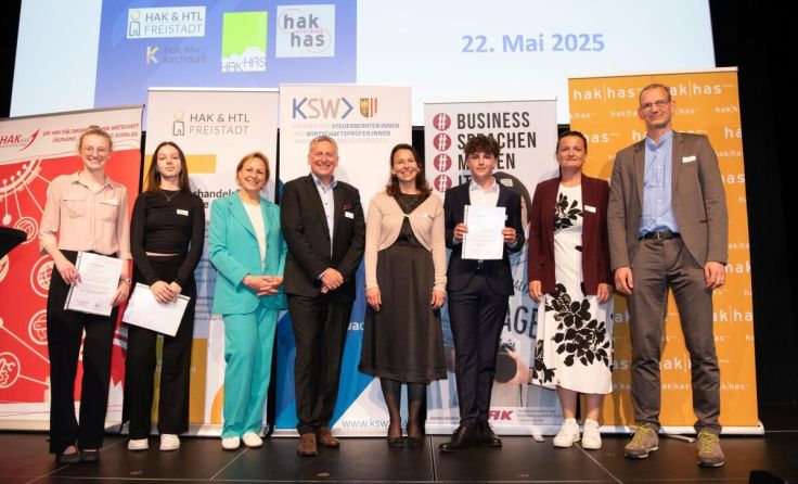 Zertifikatsverleihung (Foto: Cityfoto)