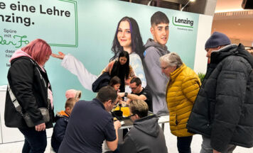 Infostand zur Lehre in der Lenzing AG begeistert in der Varena