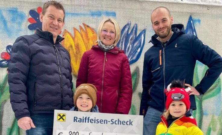 Spendenübergabe (Foto: ÖVP Wolfsegg)