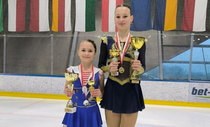 Philippa Lang und Lea Theresa Pfaff (Foto: Union Eislaufverein Gmunden)