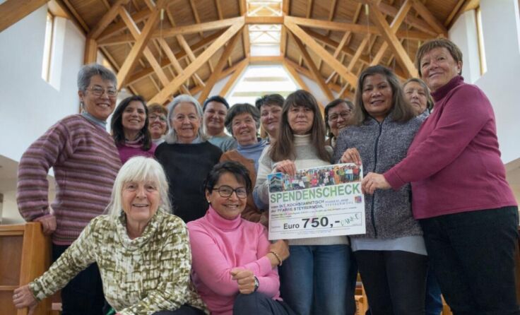 Spendenübergabe (Foto: Guardian Hand)