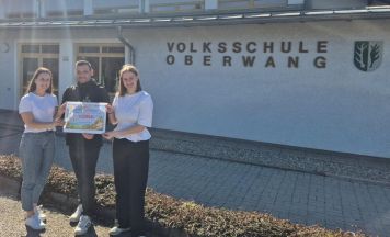 Glöcklblasen unterstützt Kinder in Oberwang