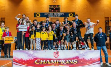 Faustballer aus Vöcklabruck holen erstmals Hallen-Europapokal