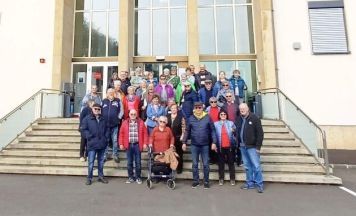 Pensionistenverband Vöcklabruck besucht Donaukraftwerk