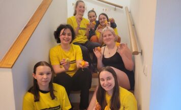 Amnesty Youth-Aktion am Stadtplatz Vöcklabruck