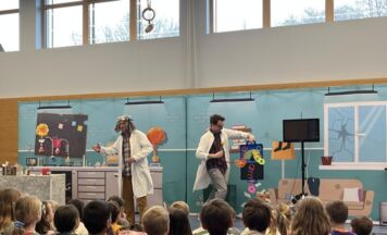 Recycling und Magie begeistern Klimaschulen der Region Vöckla-Ager