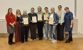 Fünf neue Bibliothekarinnen aus dem Bezirk Vöcklabruck ausgebildet