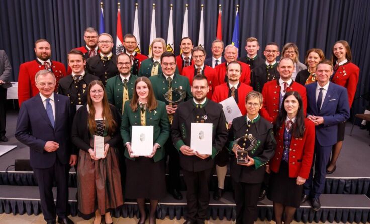 Übergabe der Ehrungen (Foto: Land OÖ)