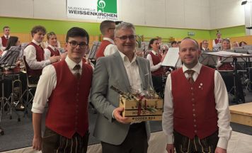 Uraufführungen beim Frühjahrskonzert in Weißenkirchen im Attergau